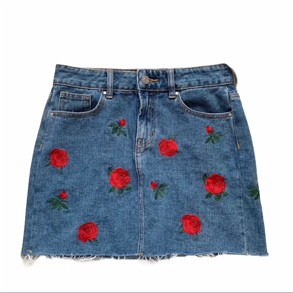 PacSun Denim Mini Jean Skirt Rose Embroidered Retro 27 4 Raw Hem Western